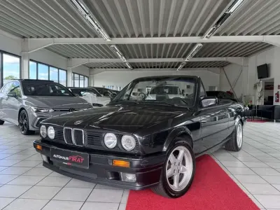 Gebraucht BMW 318 Cabriolet Sport Line 113 PS (83 kW) 1992 Schwarz Cabrio