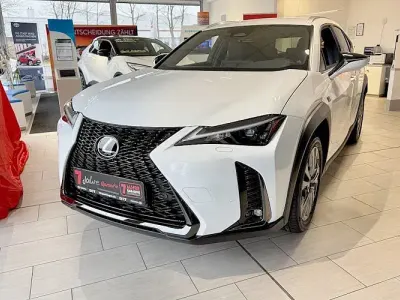Ny Lexus UX 300h Sport Design Packet 199 HK (146 kW) 2025 Hvid SUV