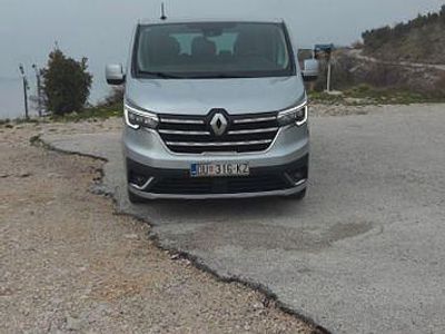 Usata Renault Trafic 170 CV (125 kW) 2022 Argento Monovolume