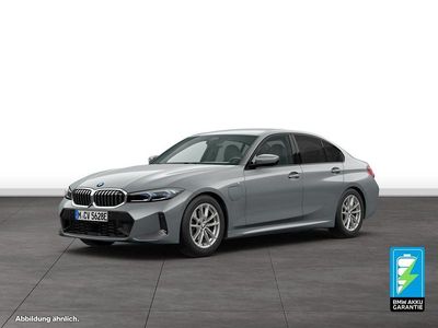 Usata BMW 330e M Sport 292 CV (214 kW) 2025 Grigio Berlina
