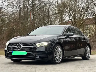 Gebraucht Mercedes A180 AMG line 136 PS (100 kW) 2022 Schwarz Limousine