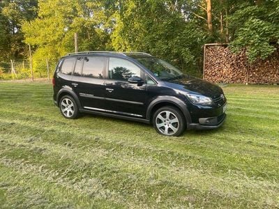 VW Touran Cross