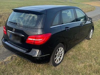 Schwarz Gebraucht 2014 Mercedes B180 Van / Kleinbus | 6.950 € (Guter Preis)