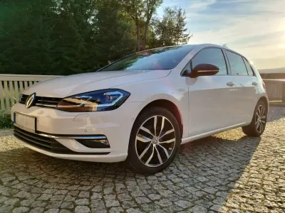 Gebraucht VW Golf VII 116 PS (85 kW) 2019 Weiß Limousine