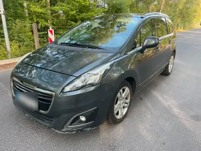 Gebraucht Peugeot 5008 150 PS (110 kW) 2014 Grau Van / Kleinbus