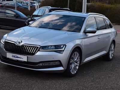 Gebraucht Skoda Superb Style 200 PS (147 kW) 2023 Brilliantsilber metallic Kombi