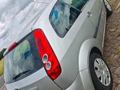 Gebraucht Ford Fiesta 69 PS (50 kW) 2007 Grau Kleinwagen