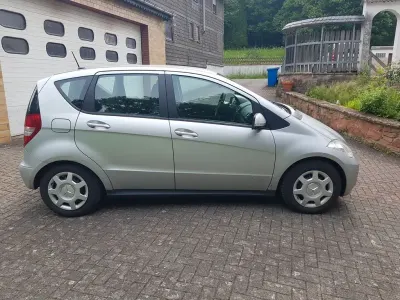 Gebraucht Mercedes A180 109 PS (80 kW) 2010 Silber Van / Kleinbus