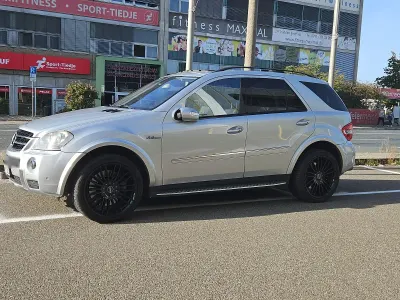 Gebraucht Mercedes ML63 AMG 720 PS (529 kW) 2006 Silber SUV
