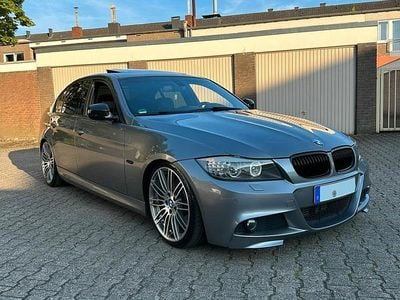 Grau Gebraucht 2009 BMW 330 M Sport Limousine | 17.990 €