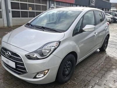 Platinum silver Gebraucht 2016 Hyundai ix20 Passion Plus Kleinwagen | 12.990 € (Fairer Preis)