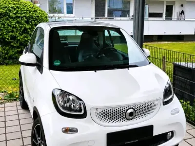 Używany Smart ForTwo Coupé 71 KM (52 kW) 2019 Biały Coupe