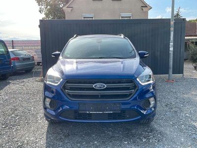 Blau Gebraucht 2017 Ford Kuga ST-Line SUV | 16.900 € (Teuer)