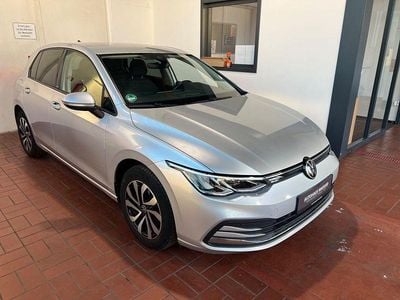 Gebraucht VW Golf VIII Active 110 PS (80 kW) 2022 Silber Limousine