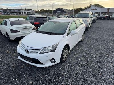 Gebraucht Toyota Avensis Life 124 PS (91 kW) 2012 Weiß Kombi