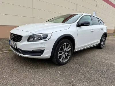 Gebraucht Volvo V60 CC Pro 150 PS (110 kW) 2017 Weiß Kombi