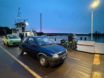 Second-hand Opel Corsa 45 CP (33 kW) 1994 Albastru Hatchback