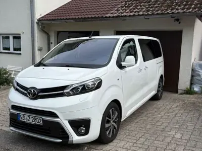 Gebraucht Toyota Proace 177 PS (130 kW) 2020 Weiß Van / Kleinbus