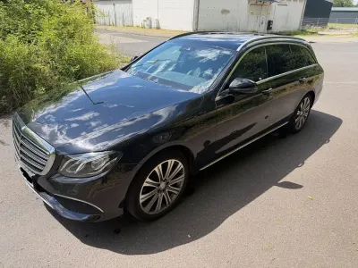Gebraucht Mercedes E220 194 PS (142 kW) 2018 Schwarz Kombi