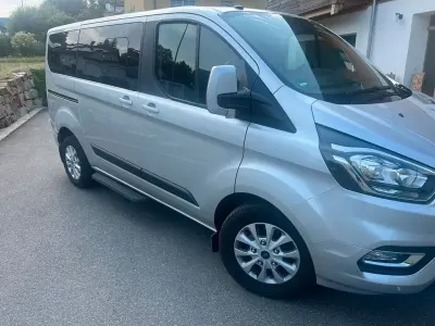 Gebraucht Ford Tourneo Custom 131 PS (96 kW) 2018 Silber Van