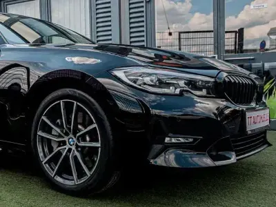 Gebraucht BMW 330 Sport Line 258 PS (189 kW) 2020 Schwarz Limousine
