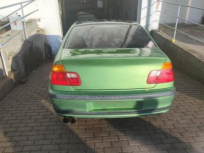 Gebraucht BMW 320 150 PS (110 kW) 2000 Grün Limousine