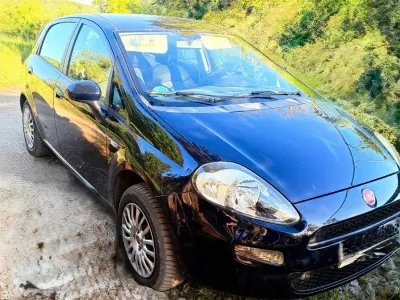Usata Fiat Punto 69 CV (50 kW) 2014 Blu Utilitaria