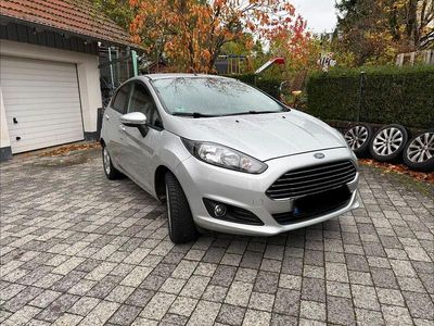 Gebraucht Ford Fiesta SYNC Edition 80 PS (58 kW) 2014 Silber Kleinwagen