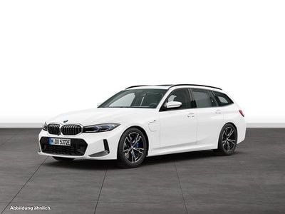 Gebraucht BMW 330e M Sport 292 PS (214 kW) 2025 Weiß Kombi