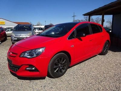 Gebraucht Opel Astra Exklusiv 110 PS (80 kW) 2015 Rot Limousine