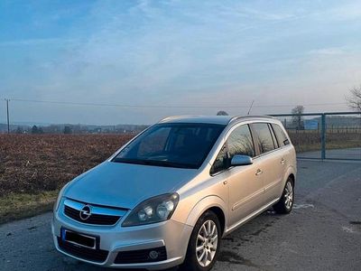 Second-hand Opel Zafira 105 CP (77 kW) 2005 Argintiu Monovolum