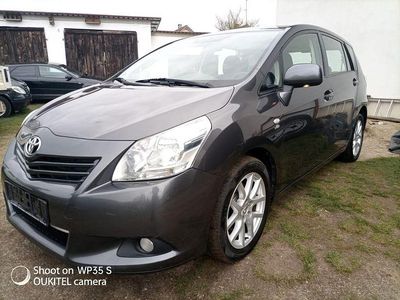 Gebraucht Toyota Verso Life 177 PS (130 kW) 2011 Grau Van / Kleinbus