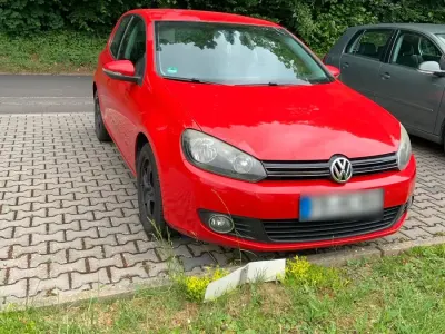 Gebraucht VW Golf VI Trendline 80 PS (58 kW) 2009 Rot Kleinwagen