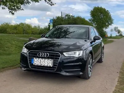 Gebraucht Audi A3 Ambiente 110 PS (80 kW) 2015 Schwarz Limousine