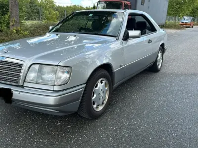 Gebraucht Mercedes 200 136 PS (100 kW) 1996 Silber Coupé