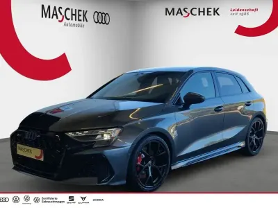 Neu Audi RS3 Sport 400 PS (294 kW) 2026 Grau Limousine