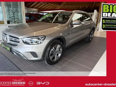 Gebraucht Mercedes GLC300e 320 PS (235 kW) 2020 Mojavesilber metalliclack SUV
