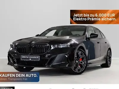 Neu BMW 550e Comfort Edition 489 PS (359 kW) 2026 Black sapphire Limousine
