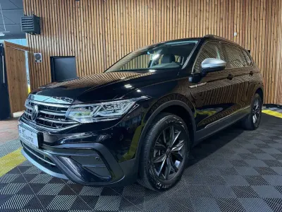 Gebraucht VW Tiguan Allspace 200 PS (147 kW) 2023 Deep black perleffekt SUV