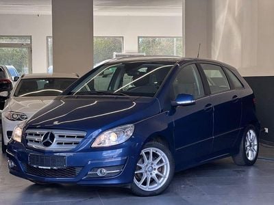 Gebraucht Mercedes B180 Avantgarde 116 PS (85 kW) 2009 Blau Van / Kleinbus