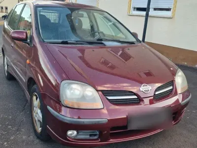 Gebraucht Nissan Almera Tino 114 PS (83 kW) 2003 Rot Van / Kleinbus