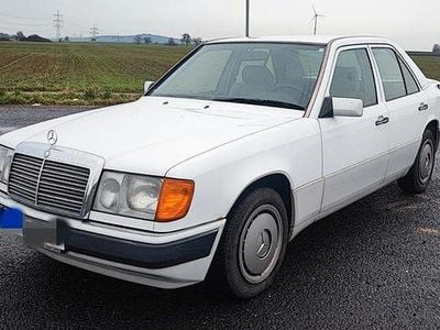 Weiß Gebraucht 1989 Mercedes 200 Limousine | 2.799 €