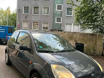 Usata Ford Fiesta 60 CV (44 kW) 2004 Grigio Utilitaria