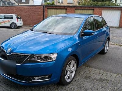 Usado Skoda Rapid Active 95 HP (69 kW) 2017 Azul Citadino