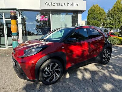 Chili red Gebraucht 2024 Toyota Aygo Team Kleinwagen | 17.780 € (Etwas zu teuer)