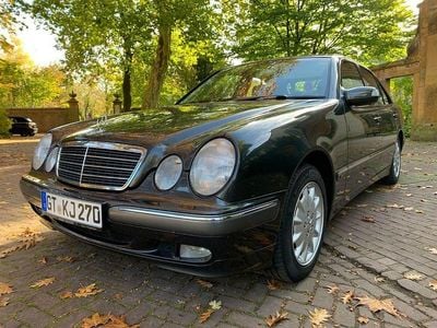 Gebraucht Mercedes E270 Elegance 170 PS (125 kW) 2000 Schwarz Limousine