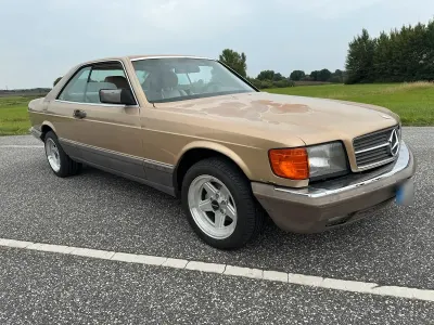 Gebraucht Mercedes 560 295 PS (216 kW) 1982 Gold Coupé