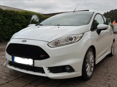 Gebraucht Ford Fiesta ST 182 PS (133 kW) 2013 Weiß Kleinwagen