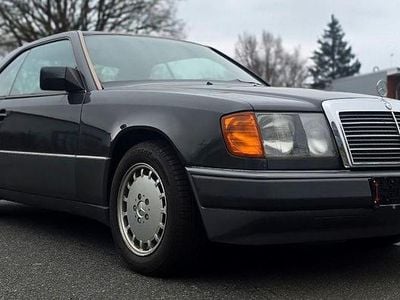 Usata Mercedes E230 132 CV (97 kW) 1990 Giallo Coupé