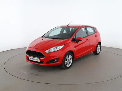 Używany Ford Fiesta Celebration 60 KM (44 kW) 2016 Czerwony Hatchback